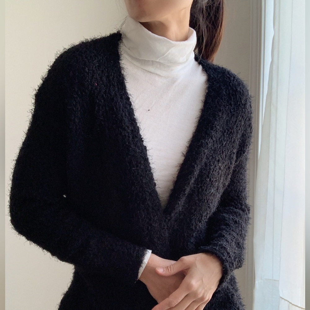 COZY KNIT FUZZY OPEN FRONT CARDIGAN IN BLACK - Picture 8 of 8
